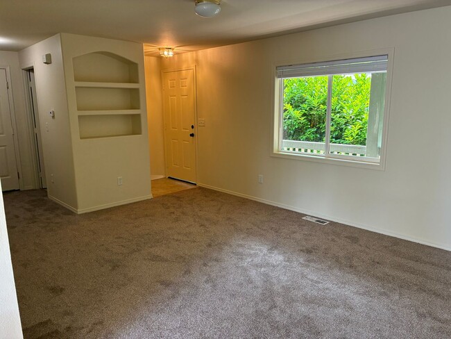 1311 N 14th Pl in Mount Vernon, WA - Building Photo - Building Photo