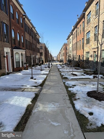 620 Leigh Wy. in Forest Heights, MD - Foto de edificio - Building Photo