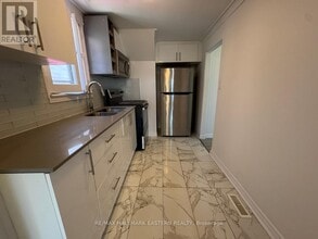 581 Paterson St in Peterborough, ON - Building Photo - Building Photo