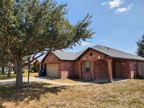 1908 Linsay Blvd in Edinburg, TX - Building Photo - Building Photo