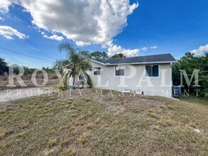 849 Theodore Vail St E in Lehigh Acres, FL - Building Photo - Building Photo
