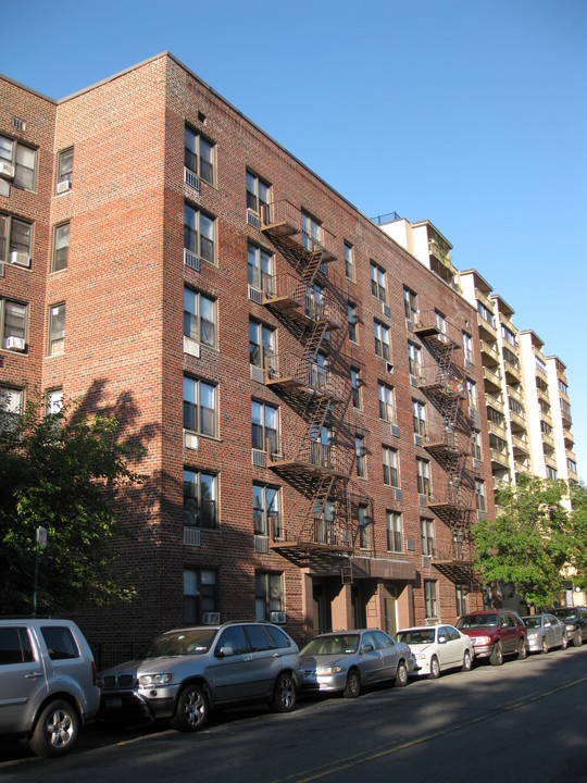 87-22 Justice Ave in Flushing, NY - Building Photo