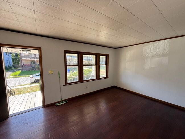 9906 Zimmer Ave in Cleveland, OH - Building Photo - Building Photo