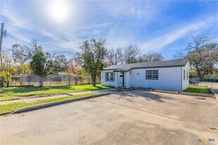 311 N Smith St in Belton, TX - Building Photo