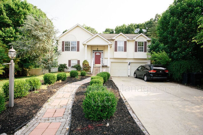 property at 712 Sage Hill Dr