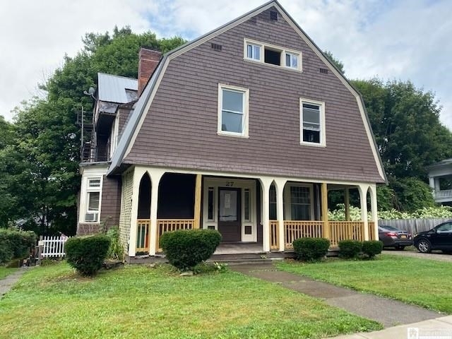 27 Lakeview Ave in Jamestown, NY - Building Photo