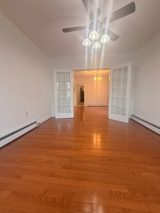 220 Summit Ave in Jersey City, NJ - Building Photo - Building Photo