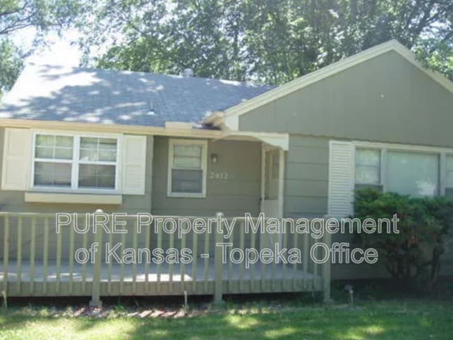2412 SW Seabrook Ave in Topeka, KS - Building Photo - Building Photo