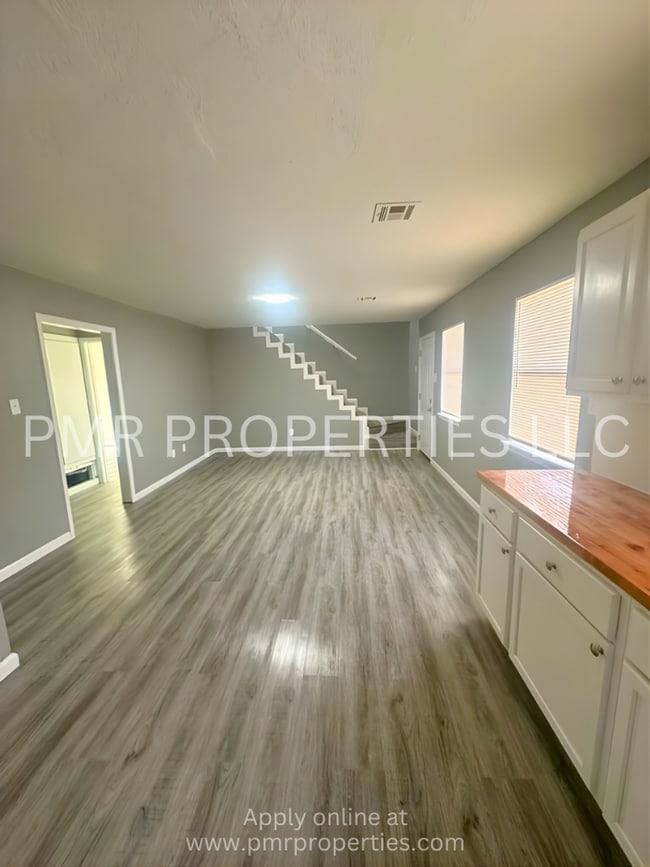 1108 NW 52nd Cir in Lawton, OK - Building Photo - Building Photo