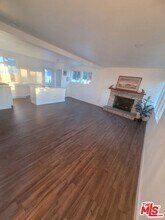 12202 Compton Ave in Los Angeles, CA - Foto de edificio - Building Photo