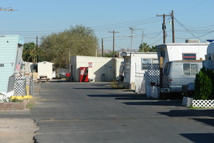 Meadows Trailer Park in Las Vegas, NV - Foto de edificio - Building Photo