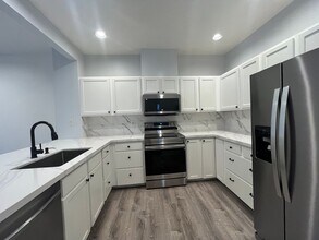 3500 E Lake Sammamish Pkwy SE in Sammamish, WA - Building Photo - Building Photo