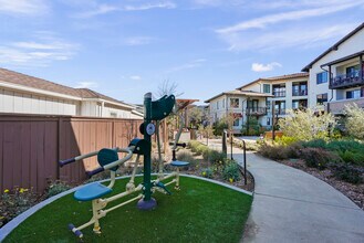 Siesta Senior Apartments in Sonoma, CA - Foto de edificio - Building Photo
