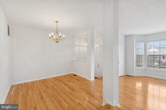 2921 Mainstone Dr in Fairfax, VA - Building Photo - Building Photo