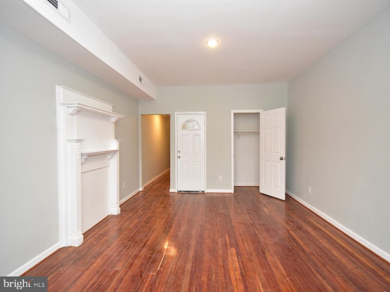 1637 Gwynns Falls Pkwy-Unit -Duplicate of Apt 201 in Baltimore, MD - Building Photo