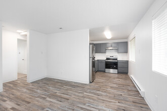 Chandelle Apartments in Lakewood, WA - Foto de edificio - Interior Photo