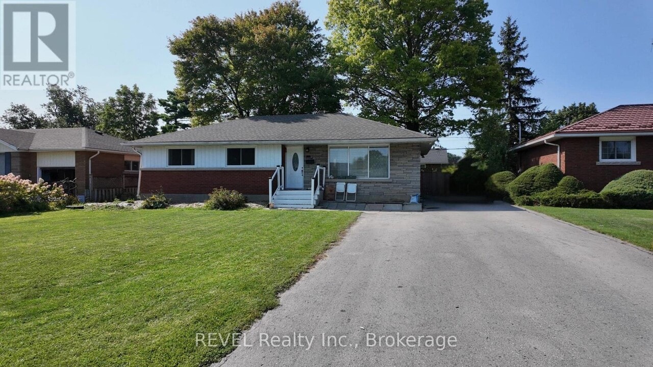 12 Glendale Dr in Welland, ON - Building Photo