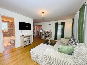 6204 Hillcrest Rd in Cary, IL - Building Photo - Building Photo