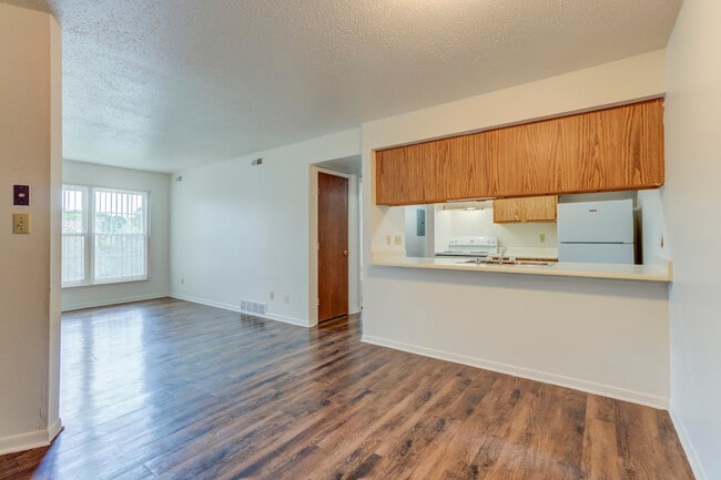 Hillcrest Village Apartments in East Lansing, MI - Building Photo - Interior Photo