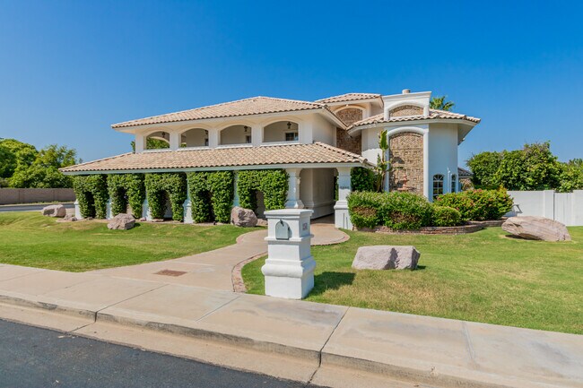 2240 E Minton St in Mesa, AZ - Building Photo - Building Photo