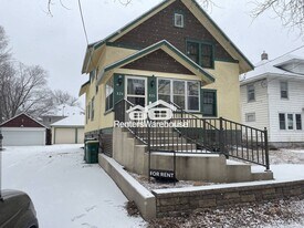 826 1st St NW in Rochester, MN - Building Photo