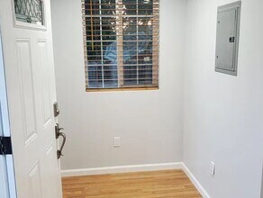 5234 1/2 Lincoln Ave, Unit Single Unit in Los Angeles, CA - Foto de edificio - Building Photo