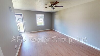 4001 S Bend Dr in Winston-Salem, NC - Building Photo - Building Photo