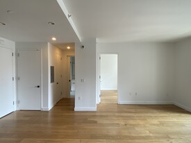 180 Nassau St in Brooklyn, NY - Building Photo