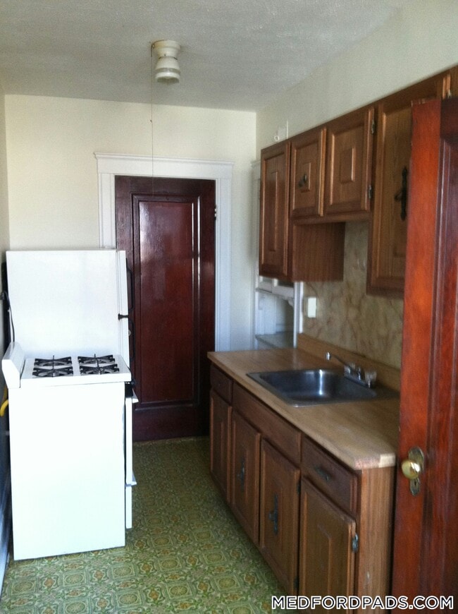 53 Fellsway W