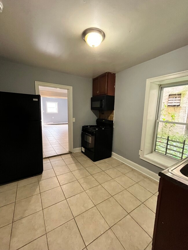 133 W 54th St, Unit 2
