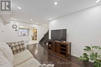 210 Cabin Trail Crescent in Whitchurch-Stouffville, ON - Building Photo - Building Photo