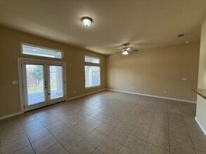 303 Ladera Dr in Laredo, TX - Building Photo - Building Photo