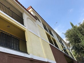 1285 Vin Scully Ave, Unit 5 in Los Angeles, CA - Building Photo - Building Photo