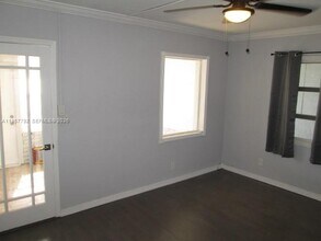 2127 Wilson St in Hollywood, FL - Building Photo - Building Photo