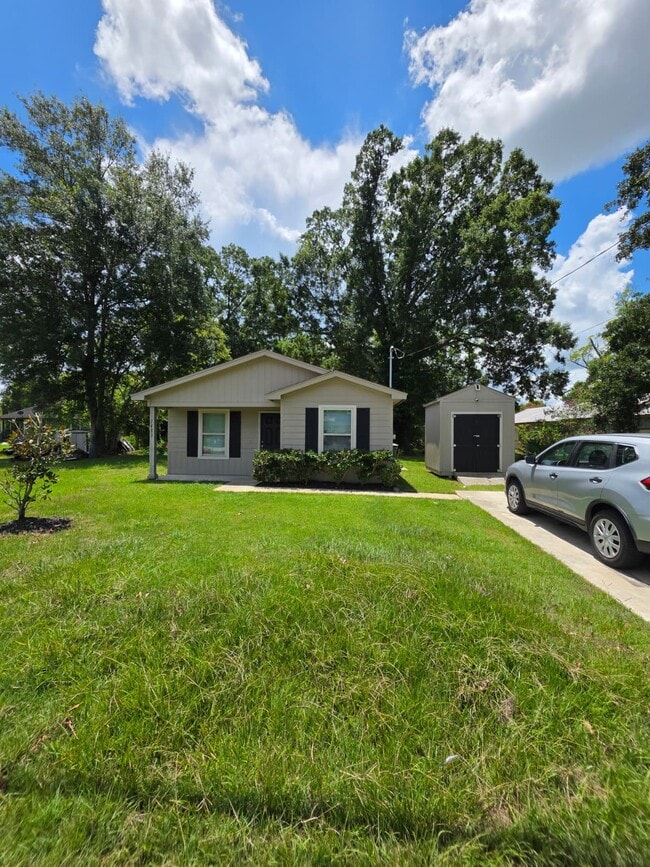 property at 1403 W Virginia St