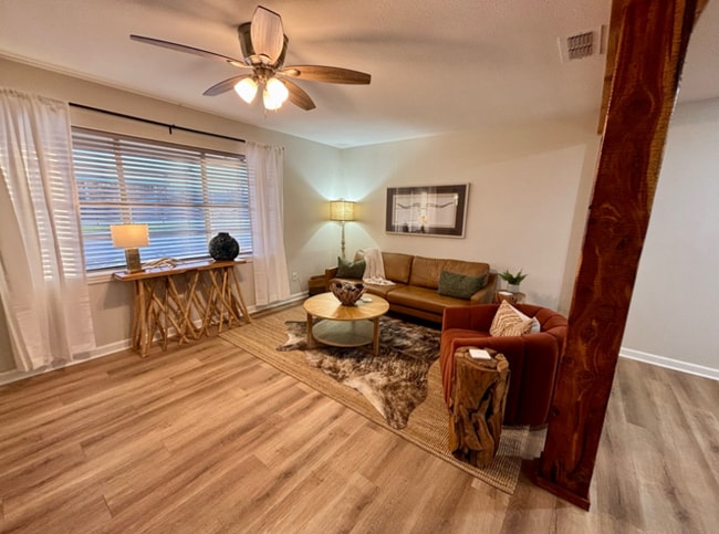 1528 E Devine St in Tyler, TX - Foto de edificio - Building Photo