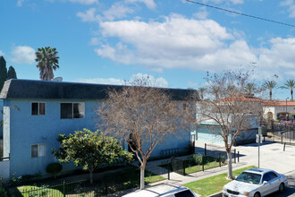 1226 W Brook St in Santa Ana, CA - Building Photo - Building Photo