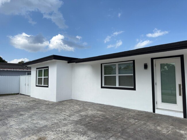 25415 SW 128th Ave in Homestead, FL - Building Photo - Building Photo