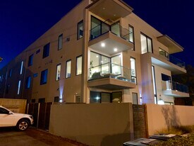 3923 Cole Ave, Unit Unit 202 in Dallas, TX - Building Photo