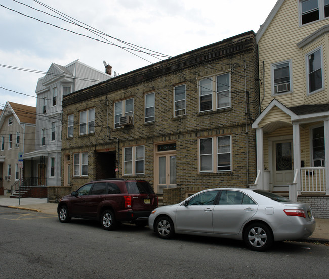 69-71 Ann St in Newark, NJ - Foto de edificio - Building Photo