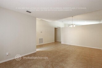 7661 Bristol Bay Ln in Greenacres, FL - Building Photo - Building Photo