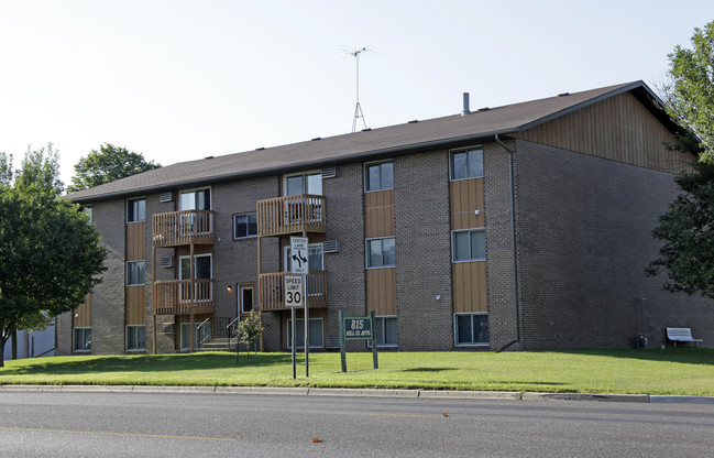 Mill Street Apartments in Paynesville, MN - Foto de edificio - Building Photo