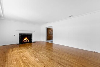 115 Stonehedge Dr N in Greenwich, CT - Building Photo - Building Photo