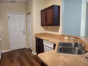 37146 Highland Bluff Cir in Dade City, FL - Building Photo - Building Photo