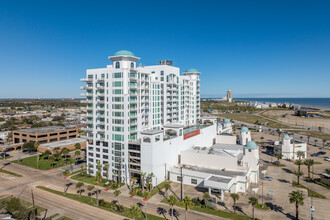 Emerald Galveston in Galveston, TX - Building Photo - Building Photo