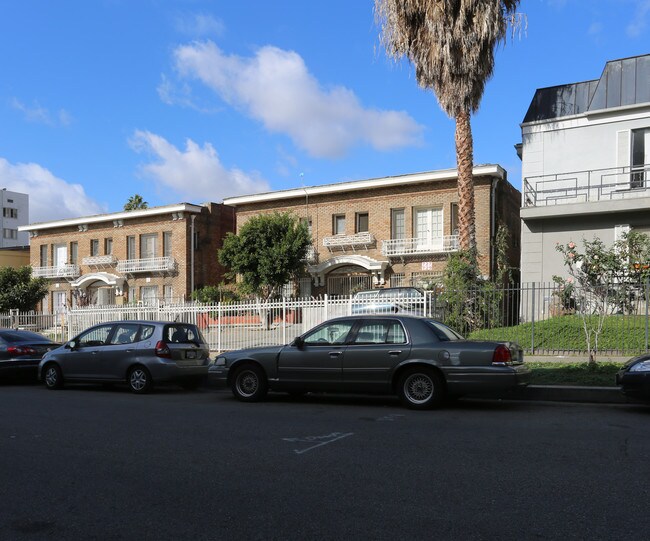 727 S Berendo St in Los Angeles, CA - Foto de edificio - Building Photo