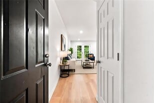 5095 Roswell Rd NE in Sandy Springs, GA - Building Photo