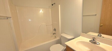 3760-3762 W Brook Ct in Springfield, MO - Building Photo - Building Photo