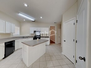 9619 Morning Shadow Dr in Memphis, TN - Foto de edificio - Building Photo