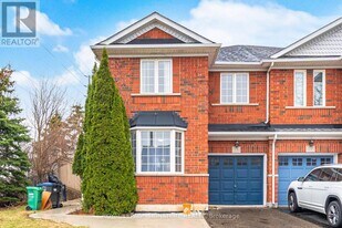 19 Silverbell Ct in Brampton, ON - Building Photo